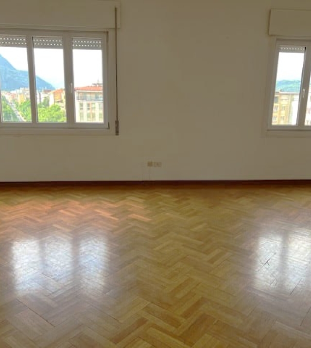 Helles Büro am Mazziniplatz